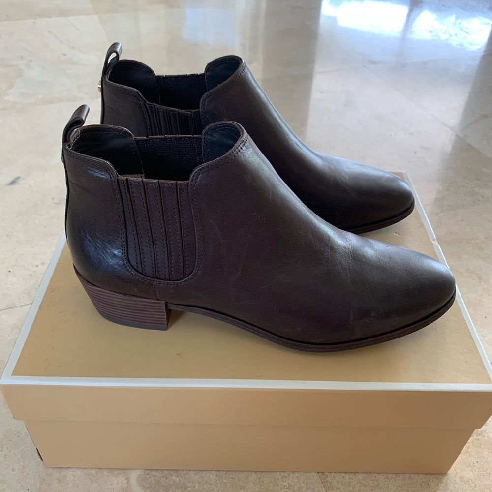 Michael Kors Brown Leather Shaw Flat Bootie Boots NIB size 8
